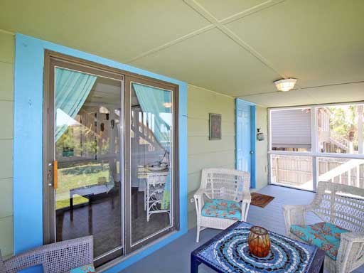 Screen Porch fenced in yard Beach Rental